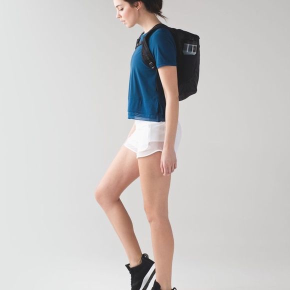 LULULEMON Mind Over Miles Short White Mesh Mid-Rise MR Shorts Hotty Speed VEUC - Picture 3 of 16